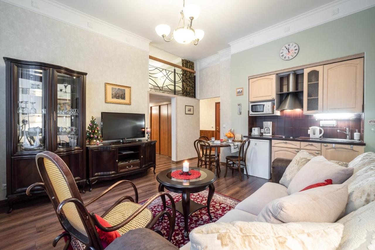 Classic Apartments In Old Town Tallinn Bagian luar foto