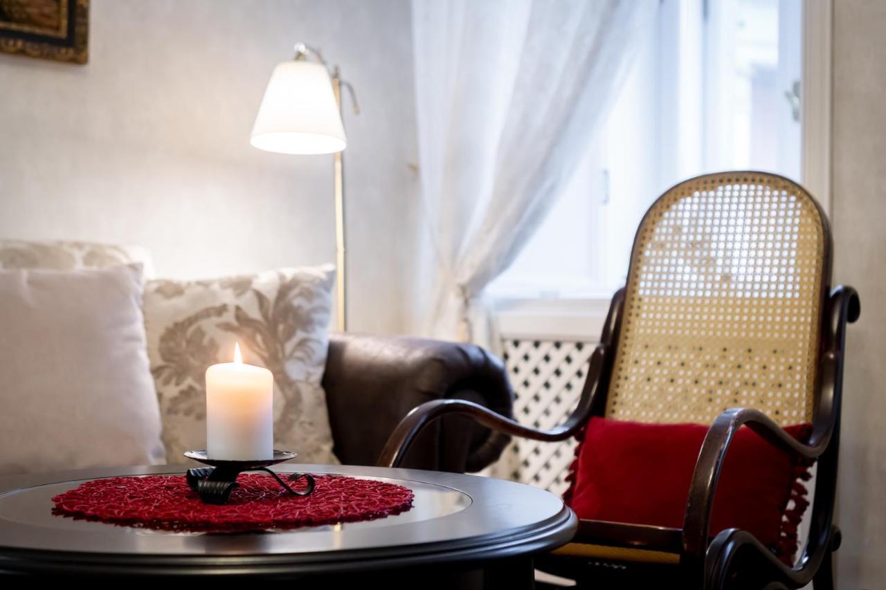 Classic Apartments In Old Town Tallinn Bagian luar foto