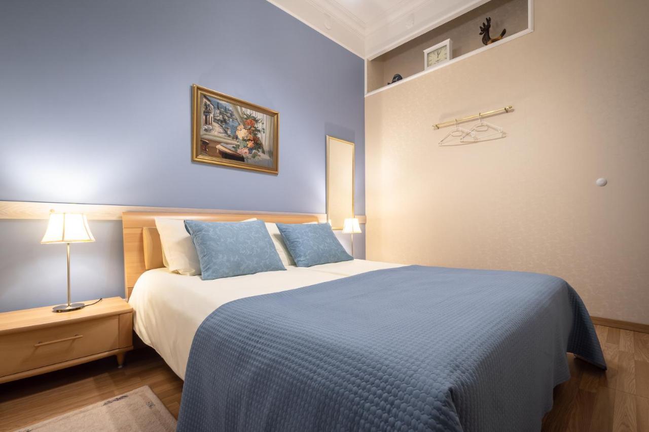 Classic Apartments In Old Town Tallinn Bagian luar foto