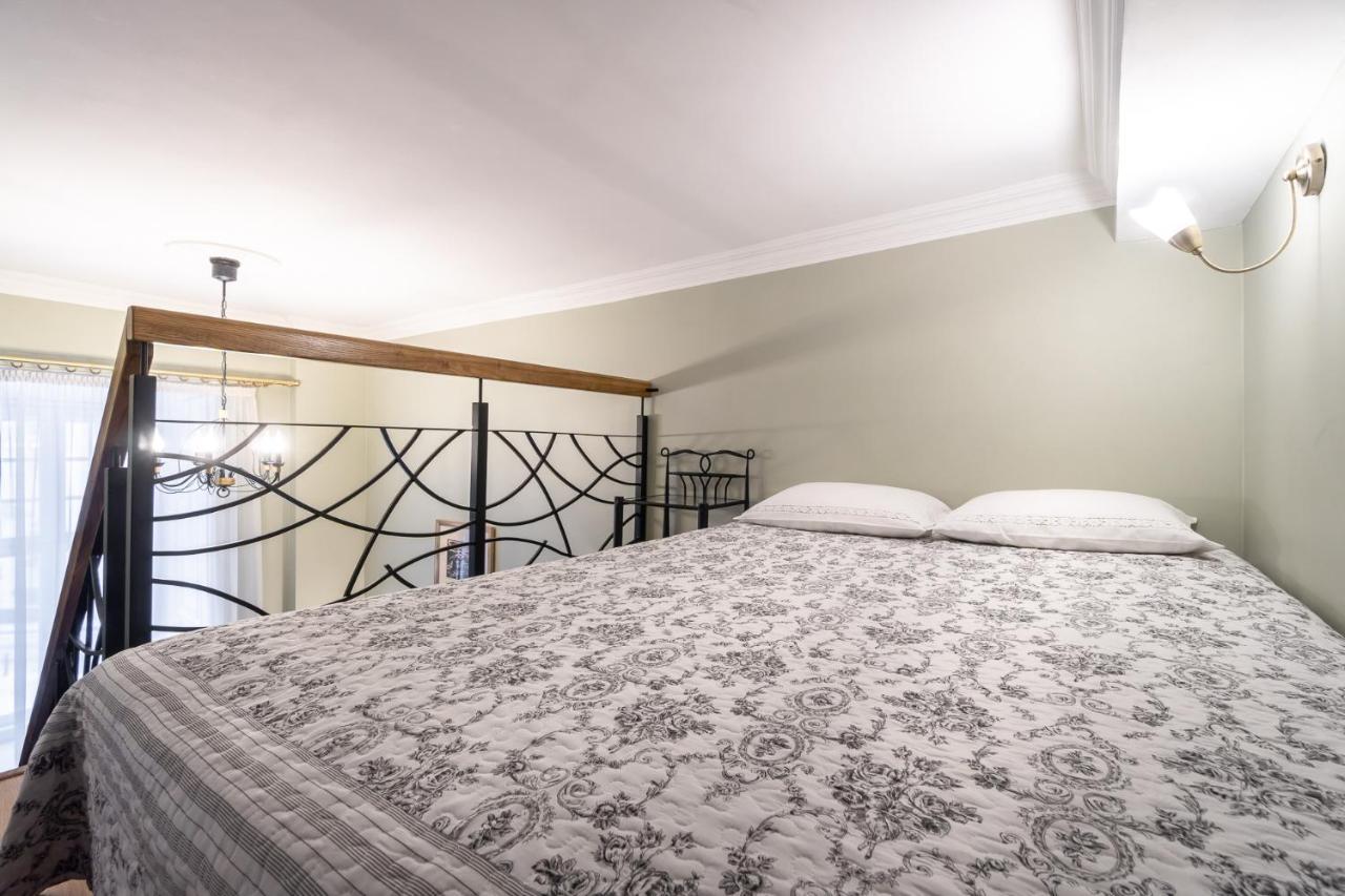 Classic Apartments In Old Town Tallinn Bagian luar foto